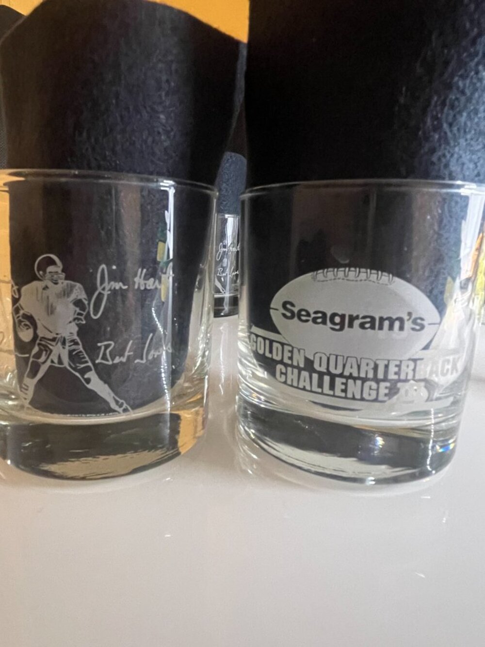 Seagram’s Golden Quarterback Challenge III Rocks Glass Set of 4 - Picture 4 of 9